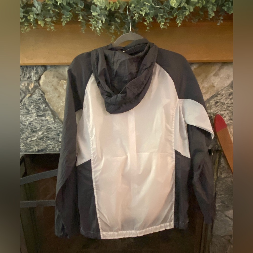 Mountain Hardware Wind Jacket - image 2